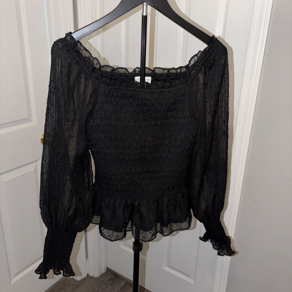 She + Sky Black Swiss Dot Off-the-Shoulder Smocked Top Med‎ Boho Whimsygoth EUC